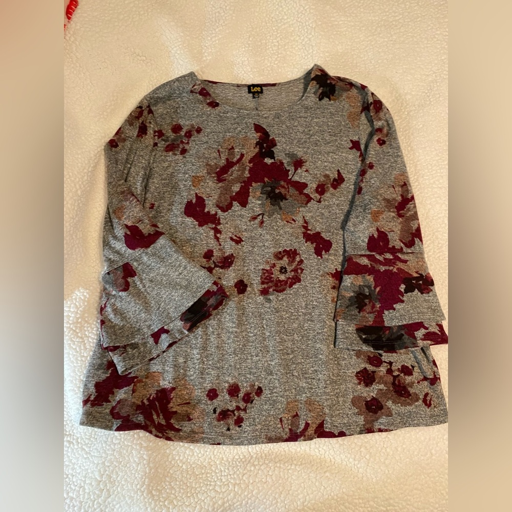 Lee Women's Burgundy Floral Long Sleeve Top